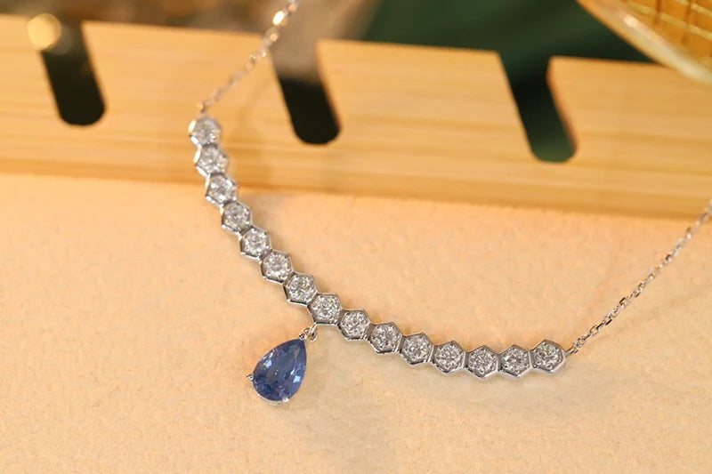 18K White Gold Necklace Luxury Diamond Natural Sapphire Pendant Necklace for Women Romantic Smile Shape Wedding Jewelry