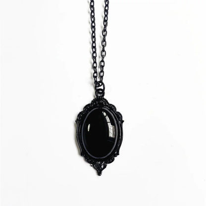 Goth Vintage Red Black Quartz Crystal Cameo Pendant Necklace Christmas Gift For Women Friends New Fashion Jewelry