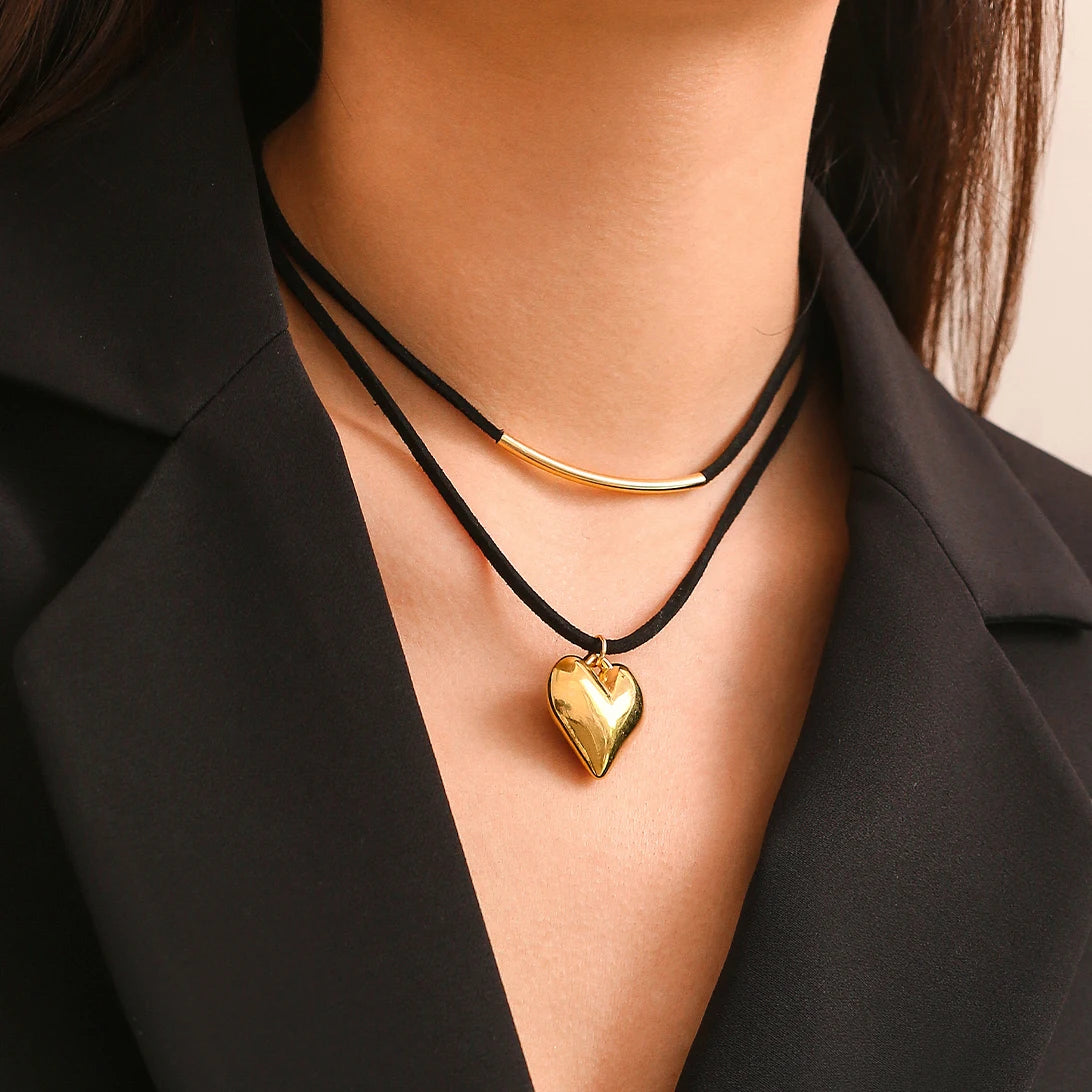 Goth Black Velvet Small Love Heart Pendant Choker Necklace for Women 2024 Trend Elegant Adjustable Chain Aesthetic Necklace Jewelry