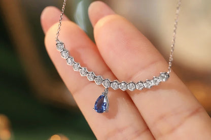 18K White Gold Necklace Luxury Diamond Natural Sapphire Pendant Necklace for Women Romantic Smile Shape Wedding Jewelry