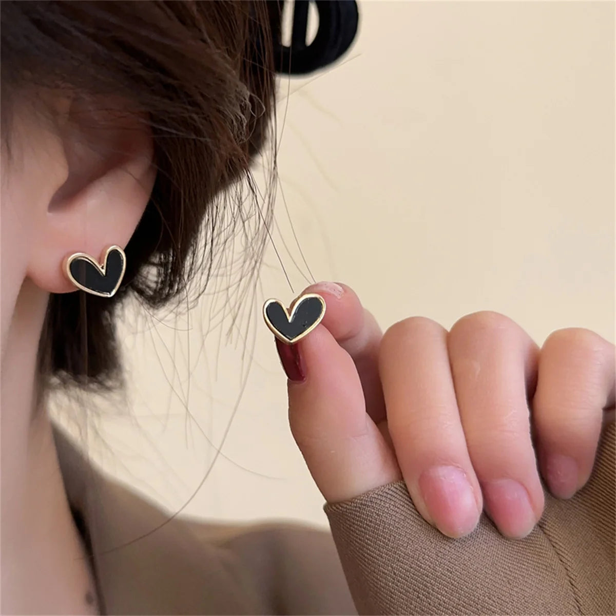 New Korean Sweet Cute Heart Stud Earrings for Women Girl Fashion Blue Glaze Aesthetic Geometric Earrings Minimalist Jewelry Gift