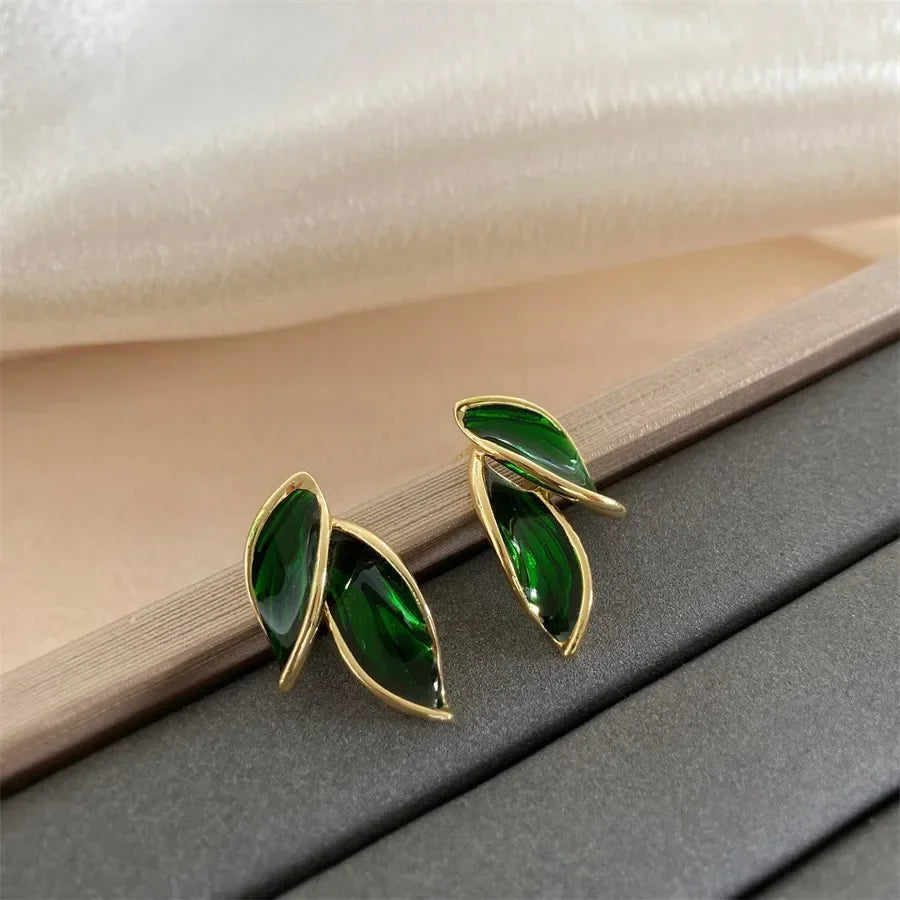 Metal Trendy Fresh Lovely Sweet Grey Leaf Stud Earrings for Women 2024 Fashion Jewelry Gifts